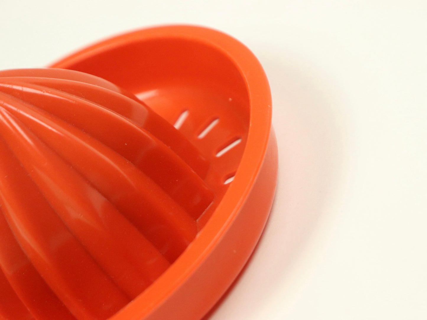 Orange Tupperware Juicer, 409-11