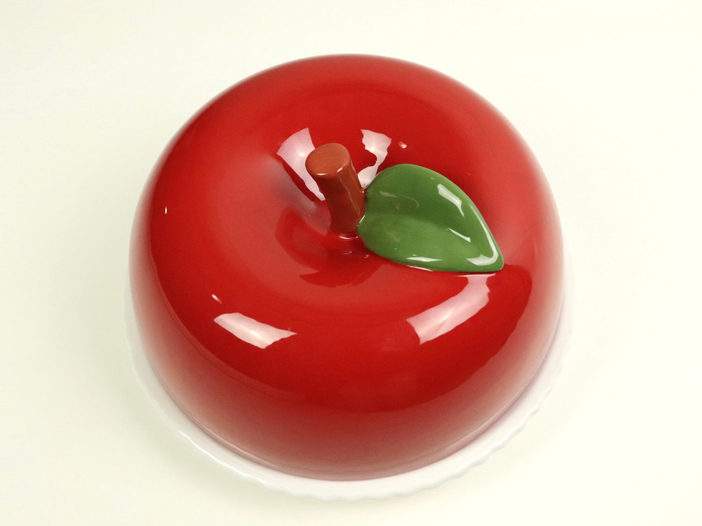 Ceramic Apple/Cherry Pie Dish with Lid