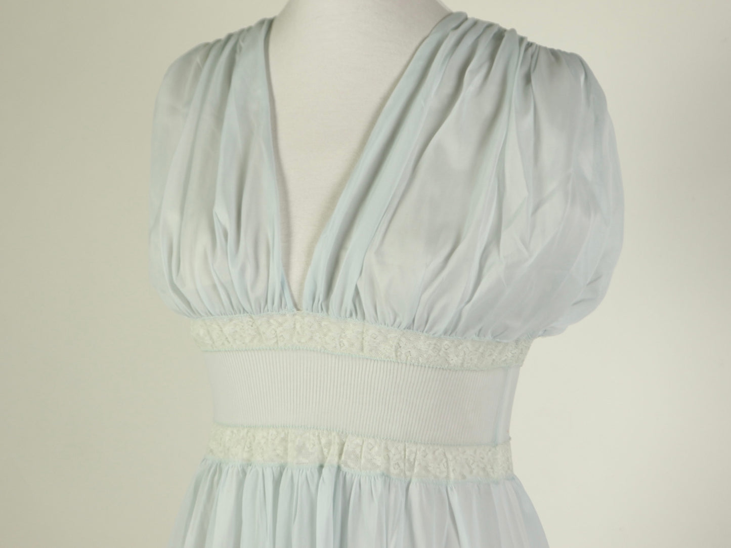 Light Blue Lace Slip dress/nightgown, 1960s Vintage