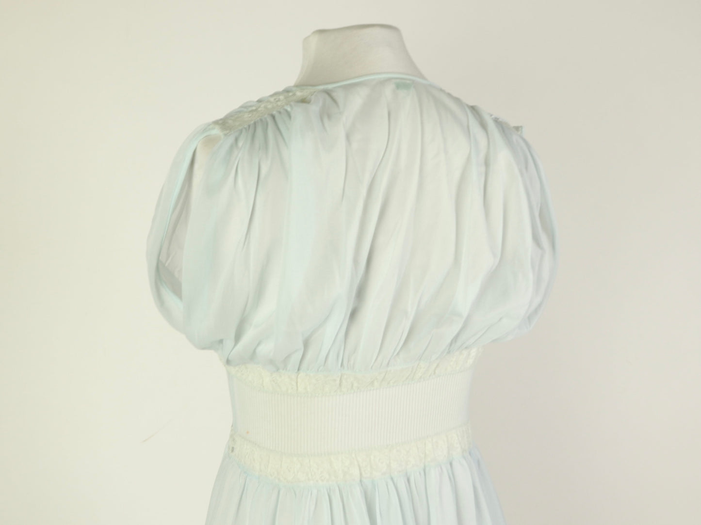 Light Blue Lace Slip dress/nightgown, 1960s Vintage