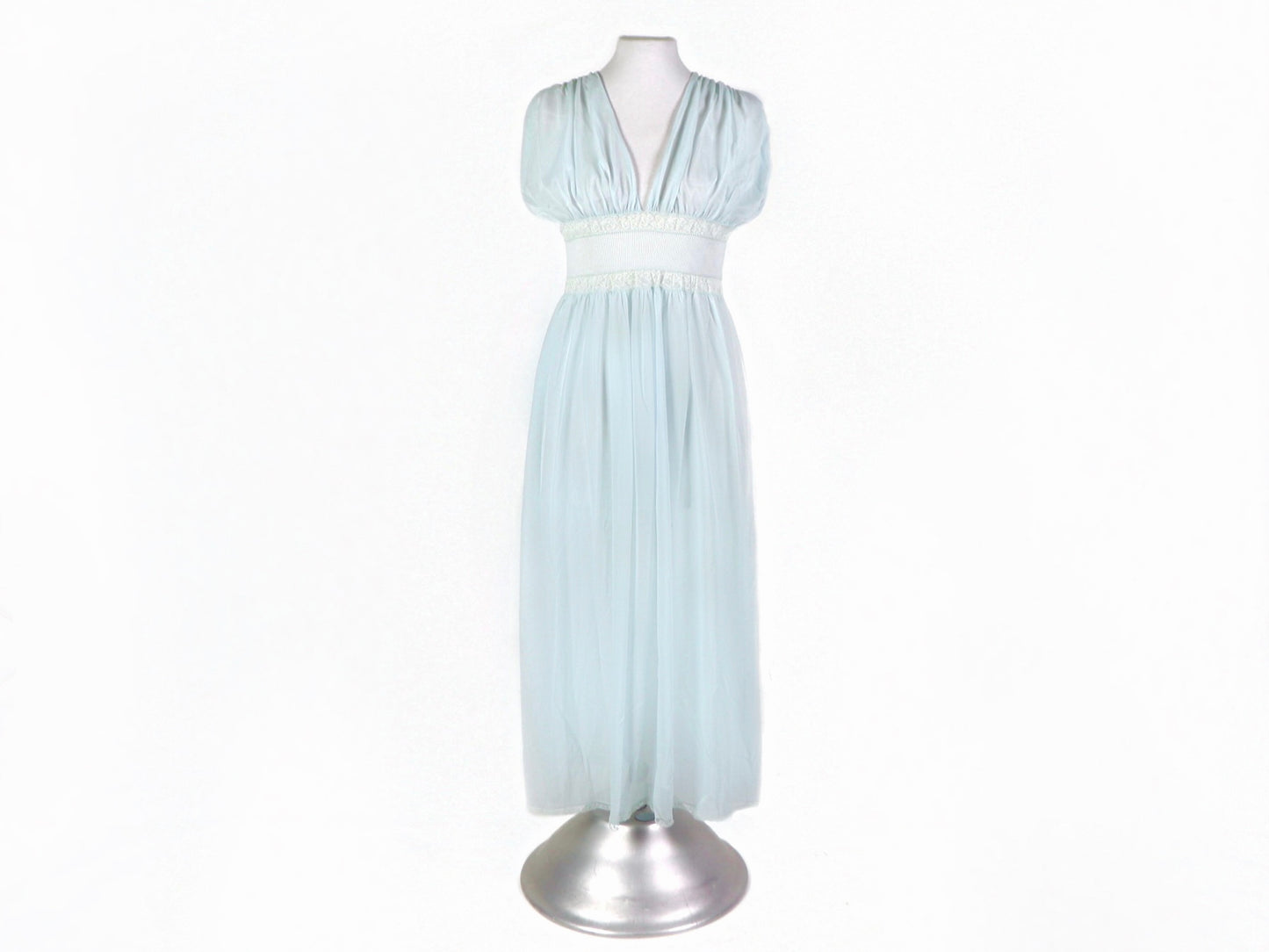 Light Blue Lace Slip dress/nightgown, 1960s Vintage