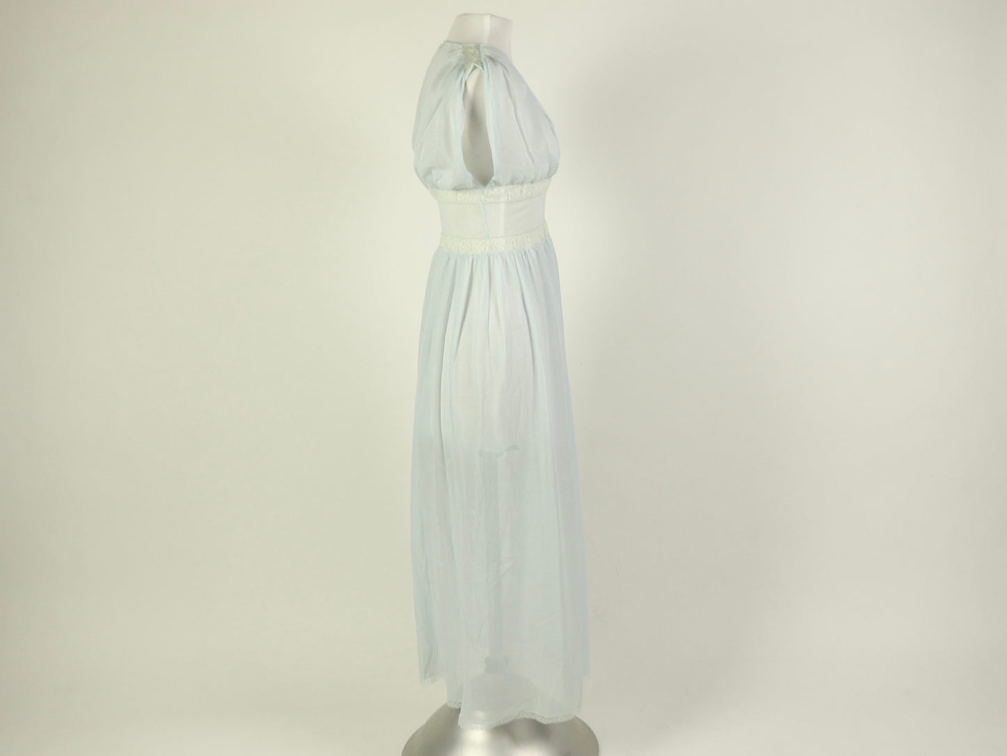 Light Blue Lace Slip dress/nightgown, 1960s Vintage