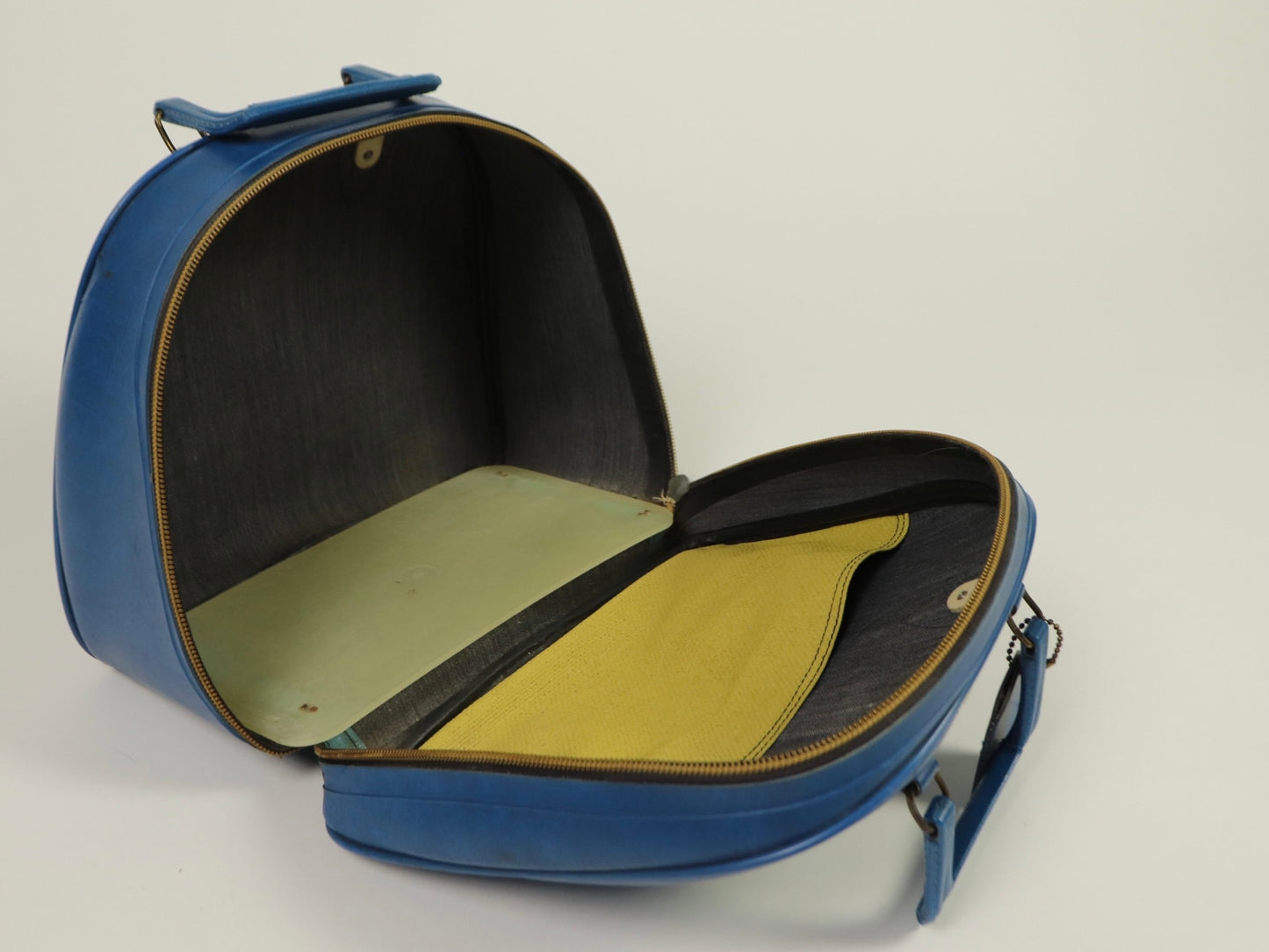 Blue Colonial Bowling Bag, 1970s Vintage