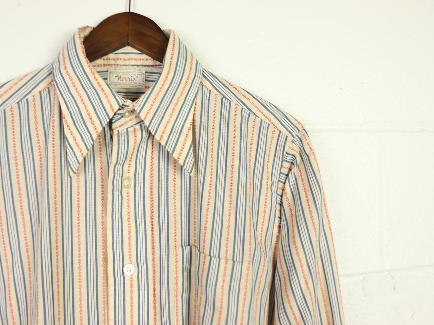 Dagger Collar button up shirt, Norris, 1970s vintage